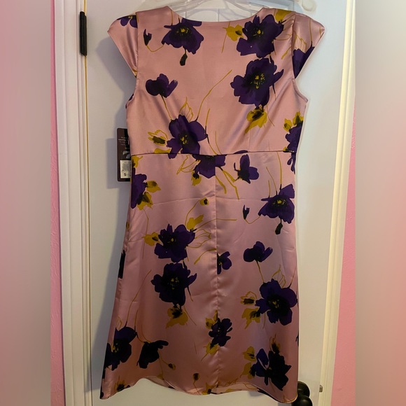 ⭐️NWT⭐️ Daisy Fuentes satin floral dress, size S - Picture 2 of 3